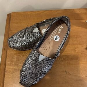 TOMS Women's Silver Slip-On Shoes